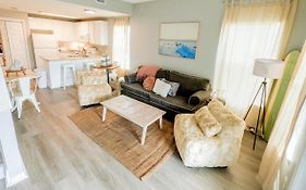 Duplex Allows For One Or Both Sides To Be Rented! Suitable For Small Or Large Families!